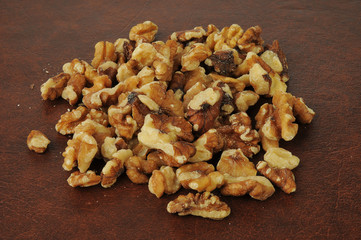 Shelled walnuts
