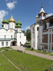 Fototapeta na wymiar Spaso Jefim klasztor w Suzdal. Kościół i dzwonnica