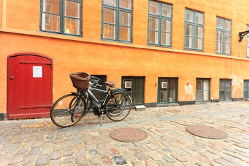 Fototapeta na wymiar Bikes and buildings