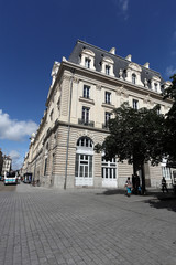 Fototapeta na wymiar immeuble de la République