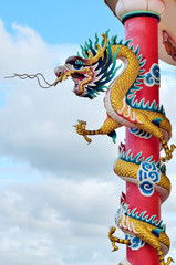 Fototapeta na wymiar Dragon sculpture