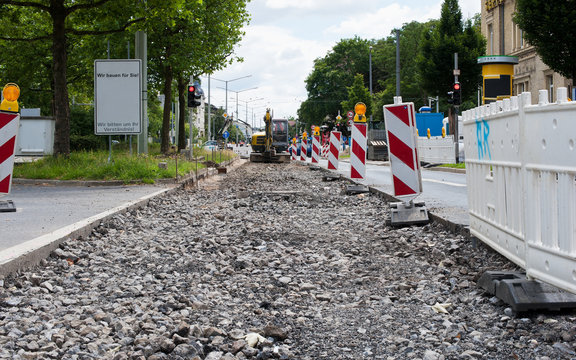 Strassenbau - Strasse aufgebrochen