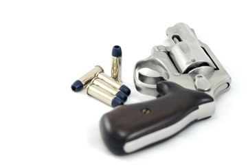 Revolver gun and bullets