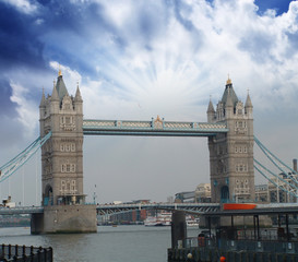 Obraz na płótnie Canvas Tower Bridge w Londynie