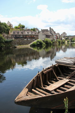 La rivi&egrave;re Dordogne.