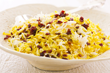 Persisches Safronreis mit Berberitzen