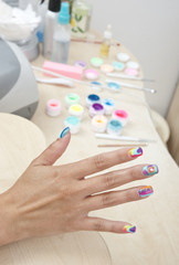 Obraz na płótnie Canvas kobieta manicure rękę