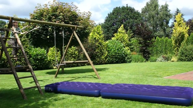 Der Sprung von der Schaukel