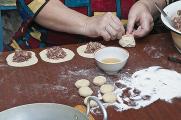 Приготовление домашней пищи. Манты
