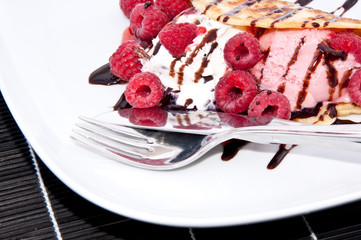 Homemade Raspberry Ice Cream in a Pan Cake