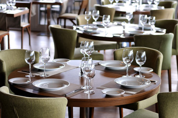 Empty table in a 5 star restaurant