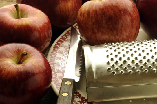 Grated apple Mela grattata Manzana rallada