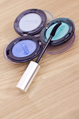 Fototapeta na wymiar eyeshadow and mascara, cosmetics series