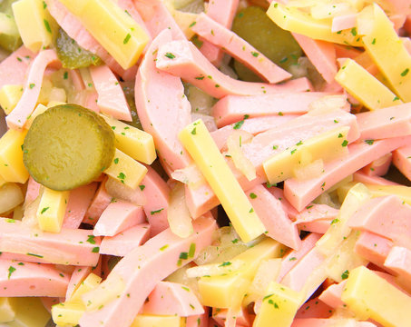 Frischer Wurstsalat mit Kr&auml;utermarinade
