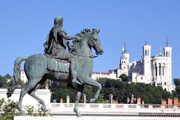Obraz premium famous statue of Louis XIV and Basilique