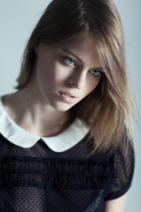 Задумчивая девушка