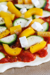 Belegter Pizzateig