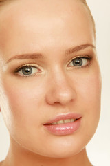 Obraz premium Beautiful young pretty woman's portrait