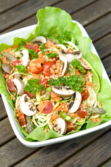 Salat zum Abendessen als Vorspeise