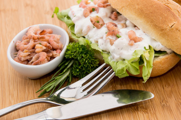 Cutting-Board with roll and Shrimps