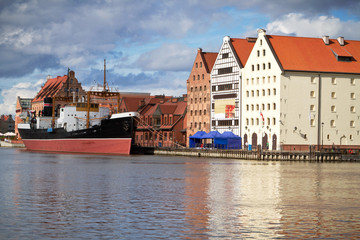 Fototapeta premium Motlawa river side in old town of Gdansk, Poland