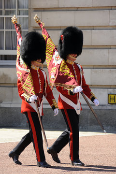rel&egrave;ve de la garde