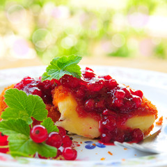 Knuspriger Camembert mit Preiselbeeren