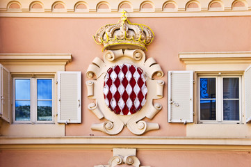 Blason monégasque dans la vieille ville de Monaco