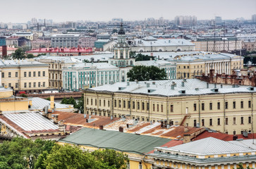 Fototapeta na wymiar view over the rooftops of St. Petersburg