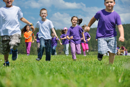 Happy Kids Group  Have Fun In Nature