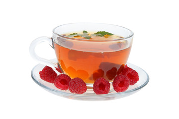 Tea with raspberries and mint
