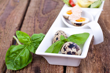 Wachteleier angerichtet