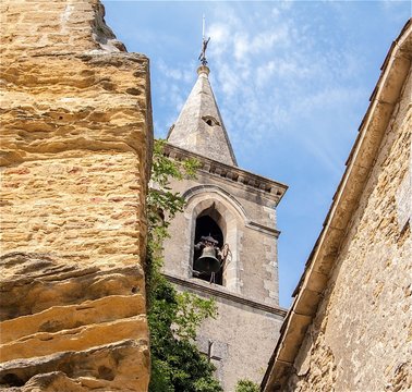 Eglise typique en Provence, France