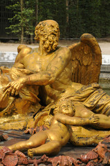 Fototapeta na wymiar bronze statue in the park of Versailles Palace