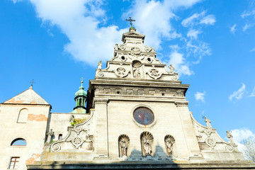 Fototapeta na wymiar Fragment kościoła bernardynów opactwa góry (Miasto Lwów, Ukraina)