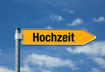 Pfeil mit blauem Himmel HOCHZEIT