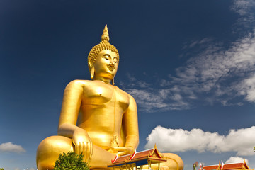 Obraz premium golden Buddha wat muang Thailand