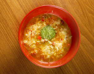 .Minestrone vegetable soup