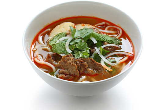 bun bo hue, vietnamese noodle cuisine