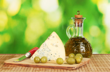 composition of blue cheese and olives