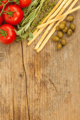 Grissini und tomaten