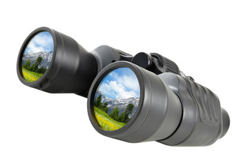 Fernglas reflektiert schöne Berglandschaft