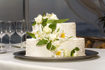 white wedding cake