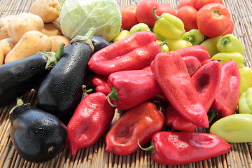 verdura mista peperoni melanzane,pomodori,verza