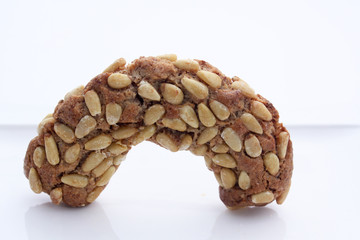 Croissant aux pignons de pin