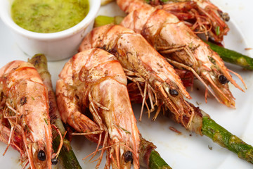 shrimps with asparagus