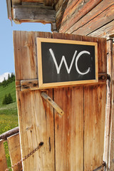 Plumsklo auf der Alm - Outhouse in the mountains