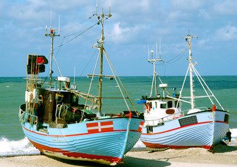 Fischerboote am Strand in Dänemark