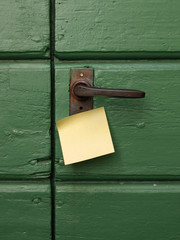 door handle and post-it
