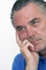 Fototapeta premium Mann denkt nach